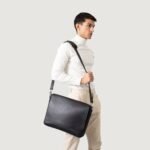 The Carismatico Black Leather Messenger Bag - Image 9