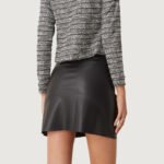 Knotique Faux Leather Mini Skirt in Black - Image 2