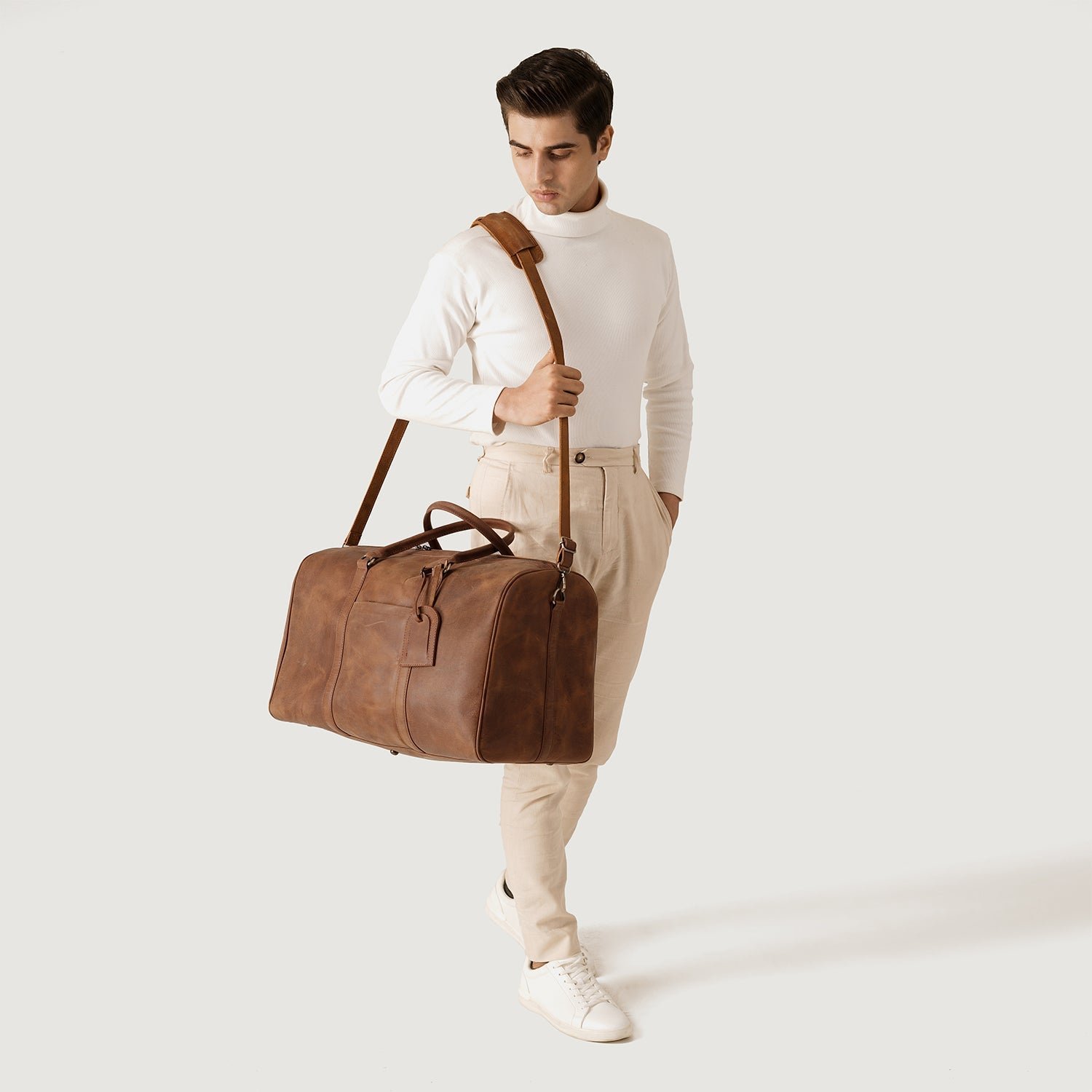 The Darrio Vintage Tan Brown Leather Duffle Bag - Image 2