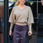 RENEE ZELLWEGER LEATHER SKIRT